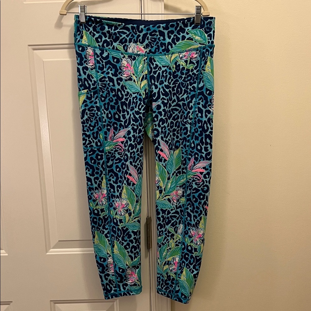 Lilly Pulitzer Luxletic Navy leopard print size large waist 32 inseam 24